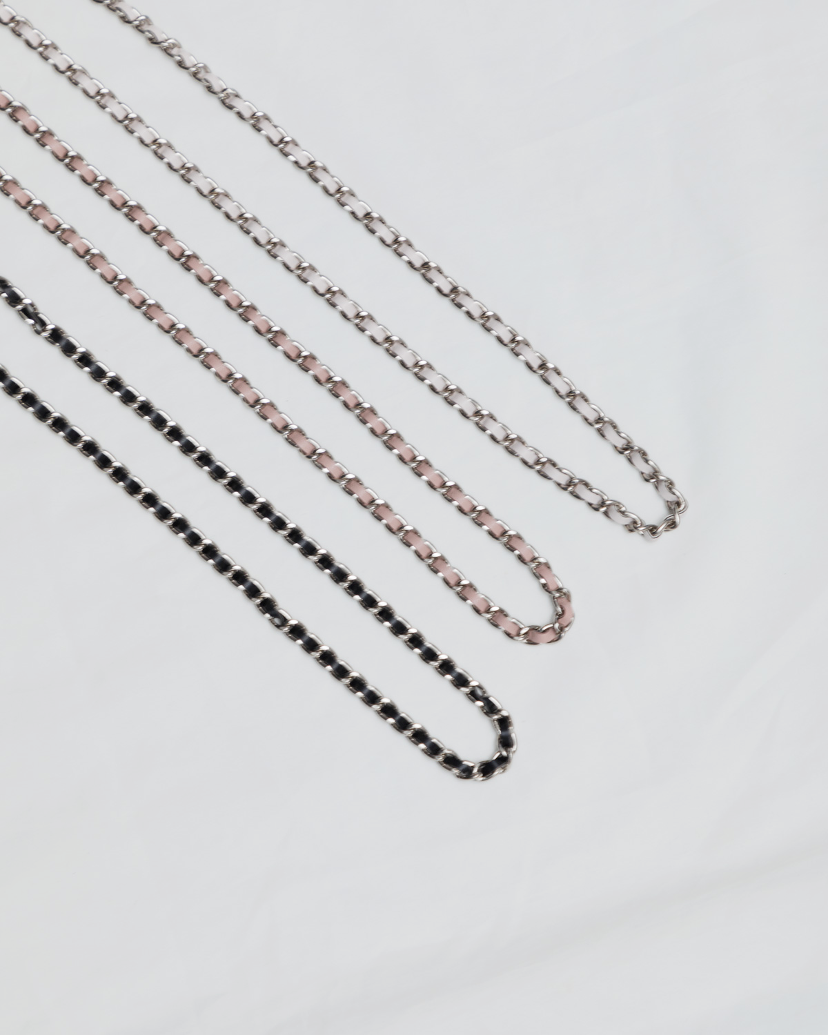 piumオリジナルビジュー付きマルチチェーン