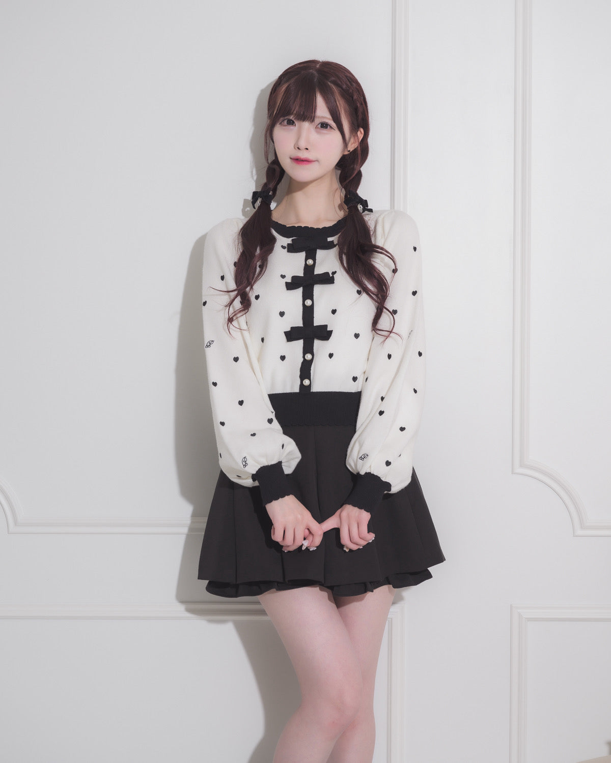 モデル身長:161cm/着用カラー:ホワイト×ブラック