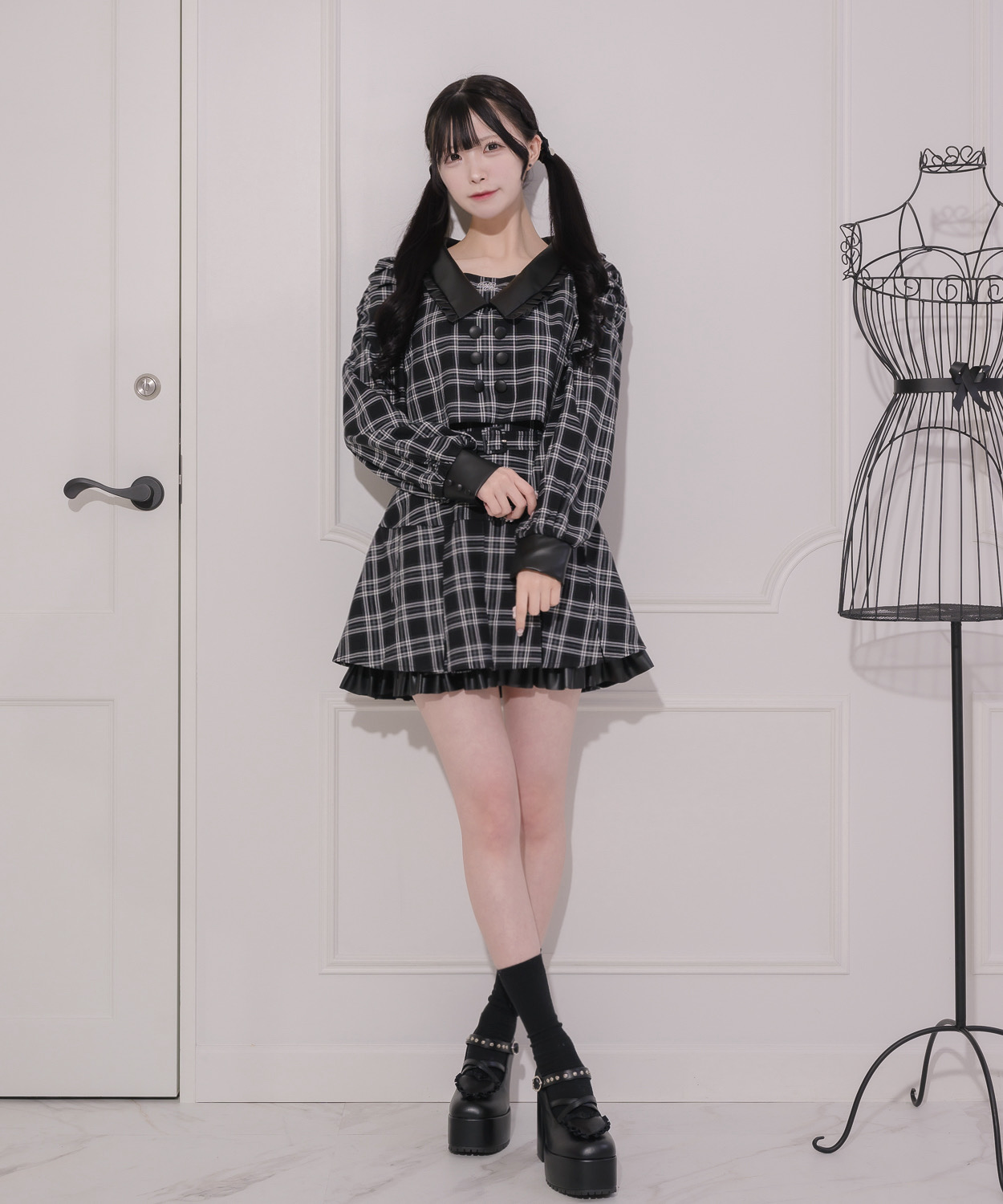モデル身長:161cm/着用カラー:ブラックチェック