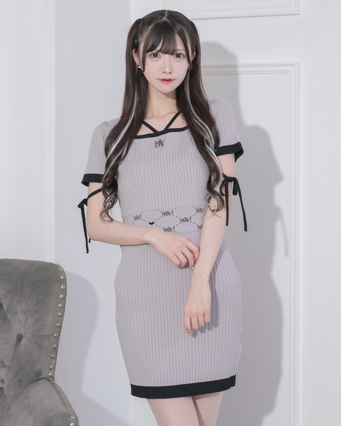 piumロゴバイカラー半袖ニットワンピ