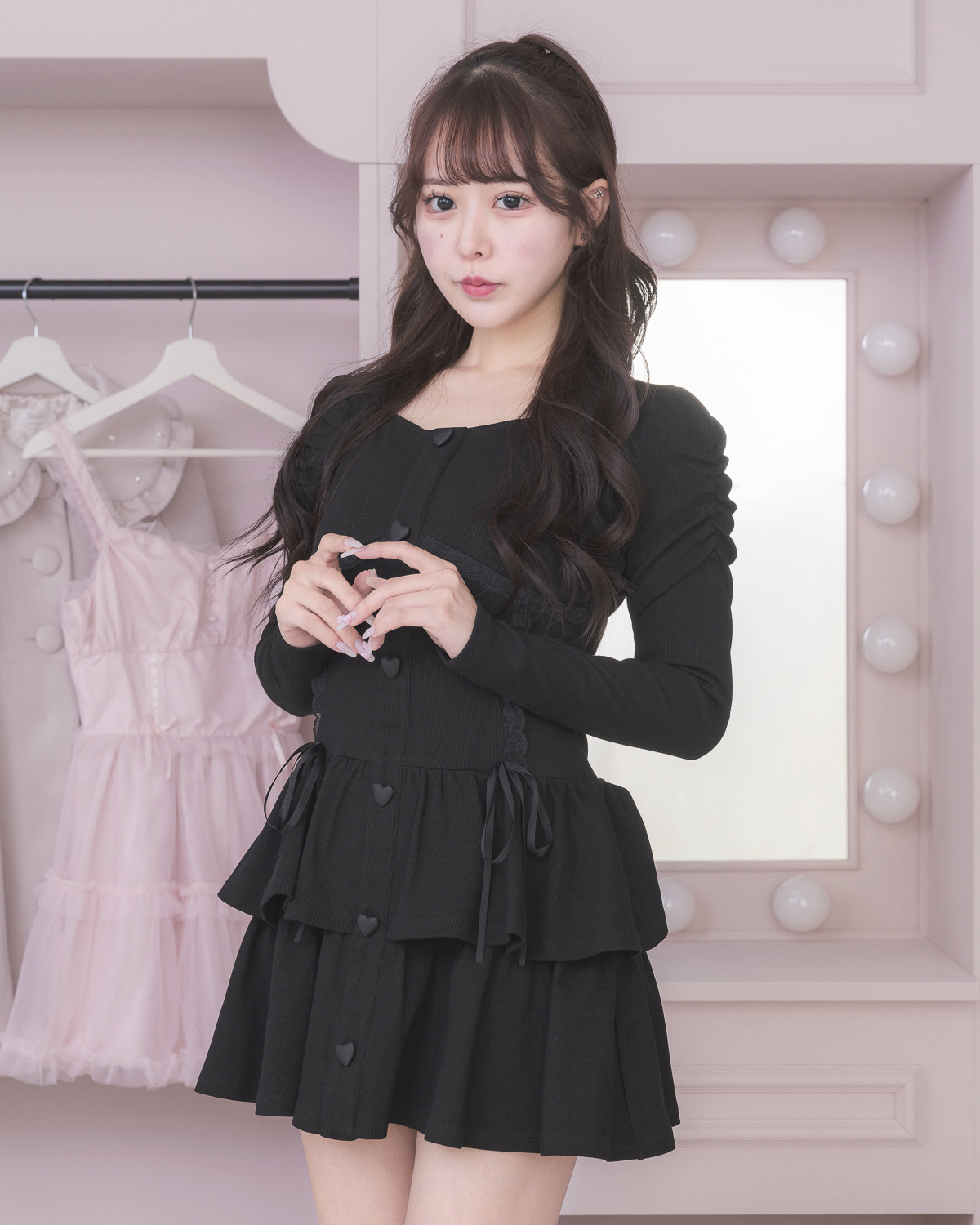 モデル身長：157cm/着用カラー : ブラック