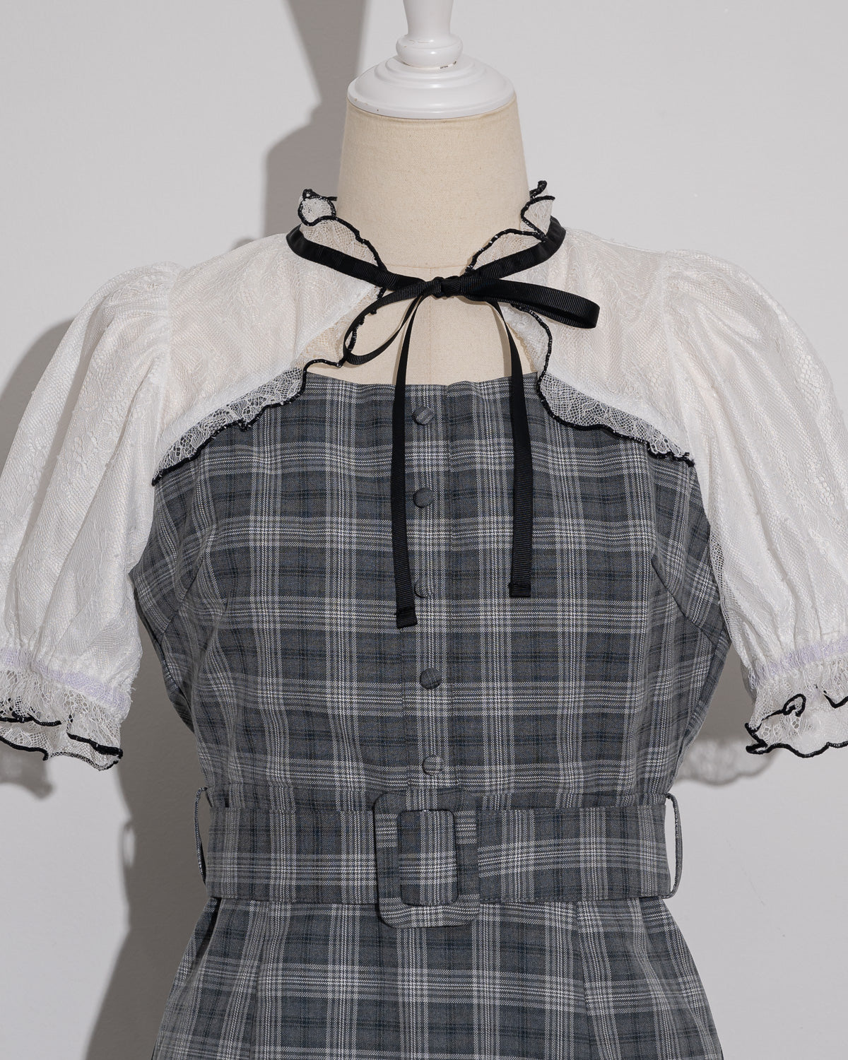 レースケープベルトミニワンピース