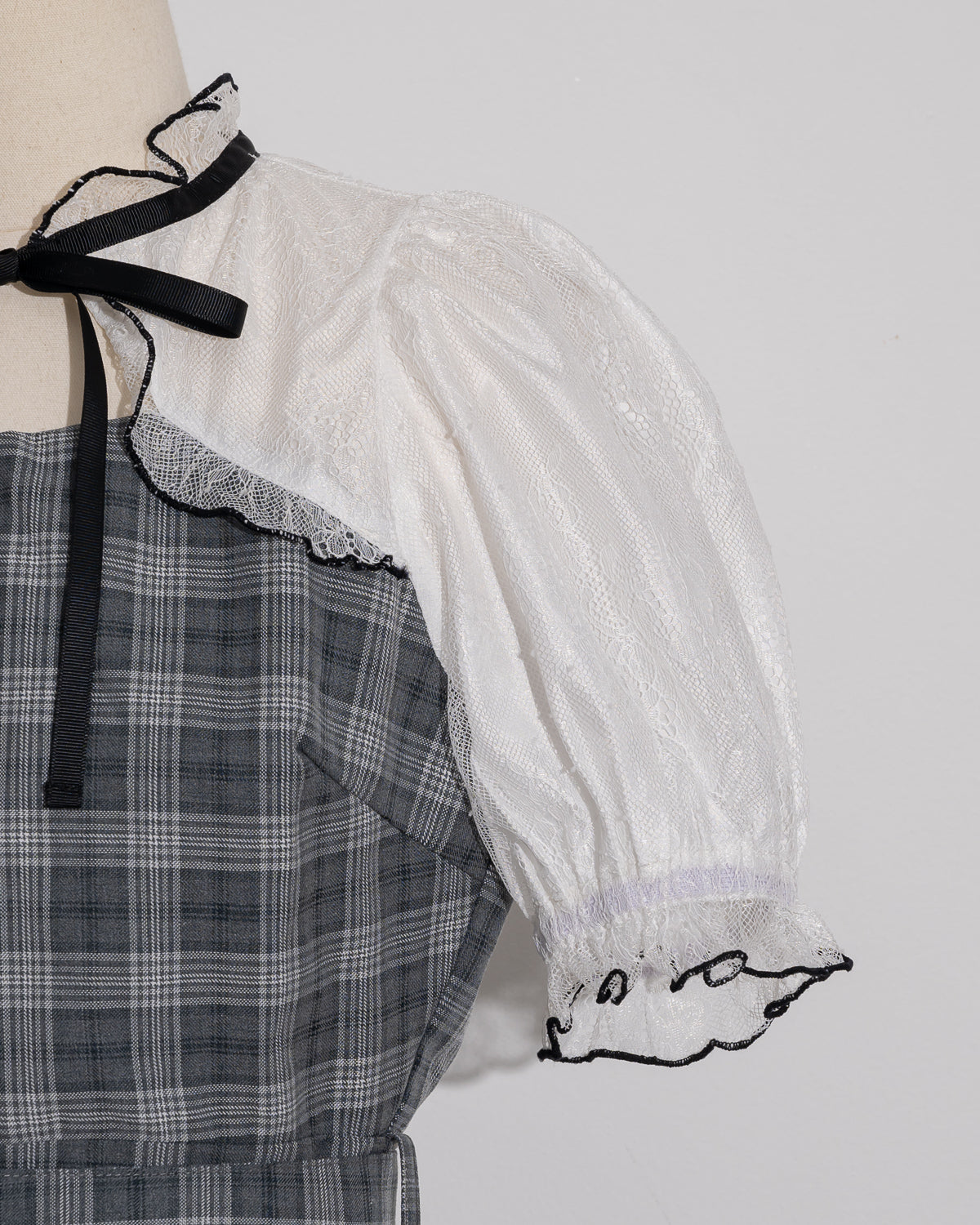 レースケープベルトミニワンピース