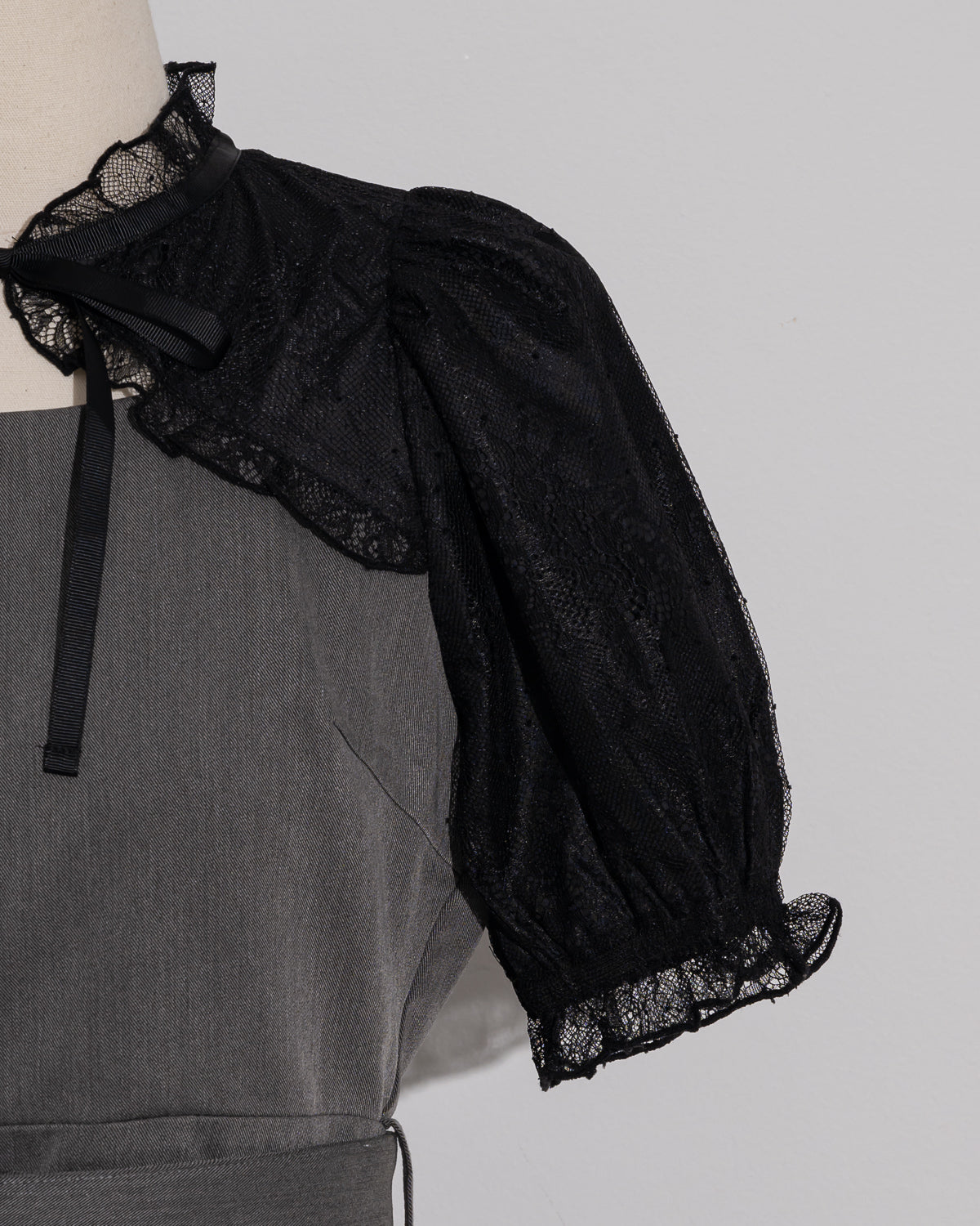 レースケープベルトミニワンピース