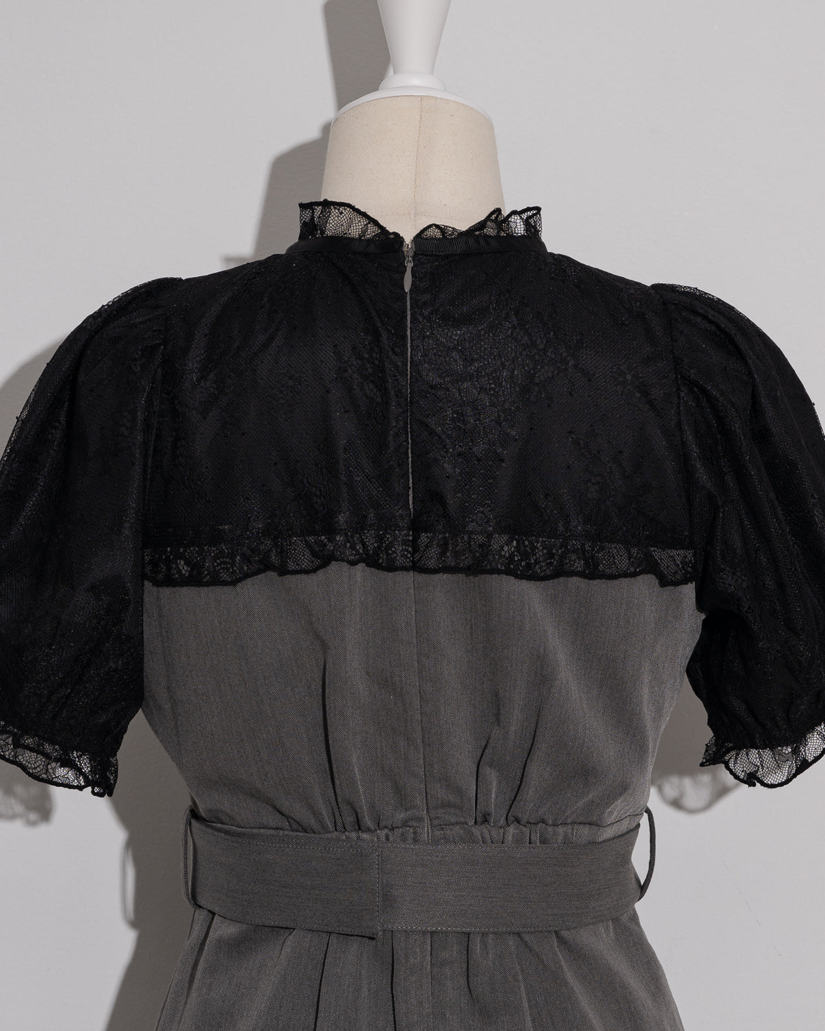 レースケープベルトミニワンピース