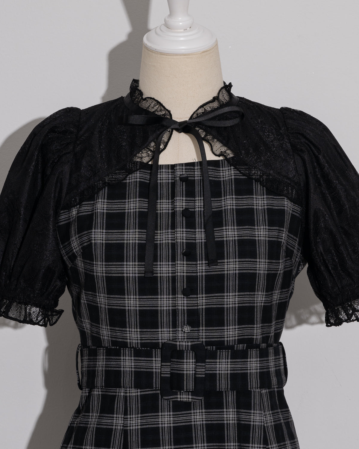 レースケープベルトミニワンピース