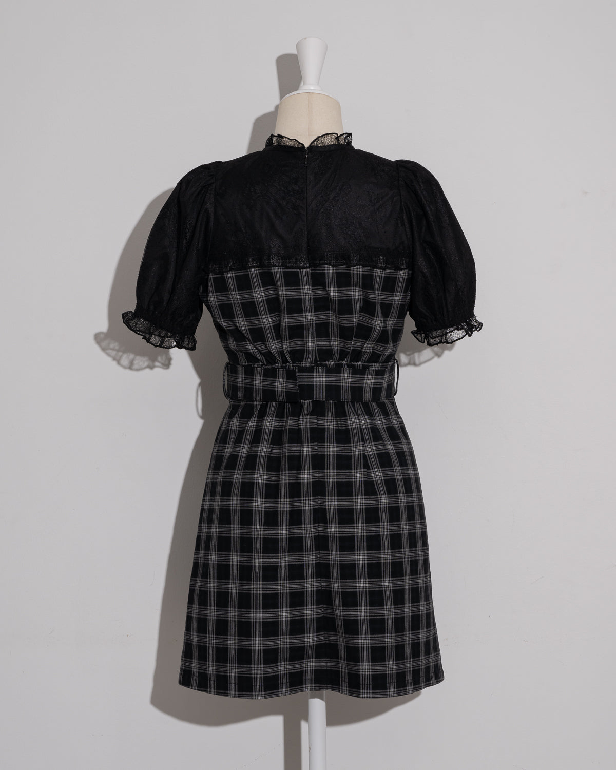 レースケープベルトミニワンピース