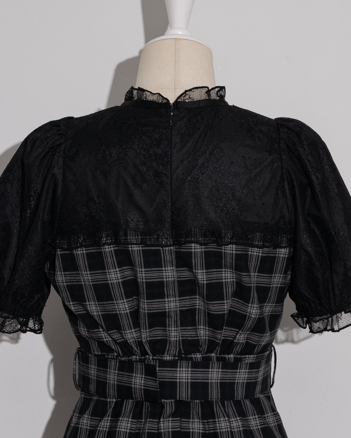 レースケープベルトミニワンピース