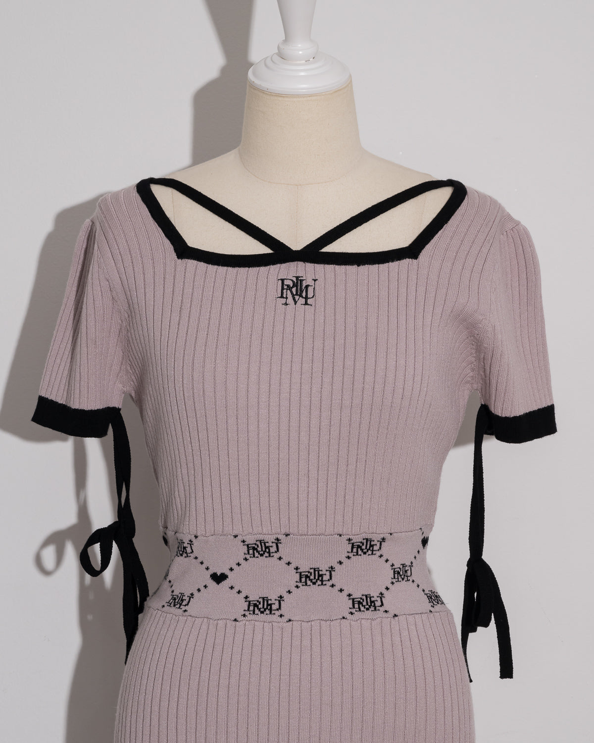 piumロゴバイカラー半袖ニットワンピ