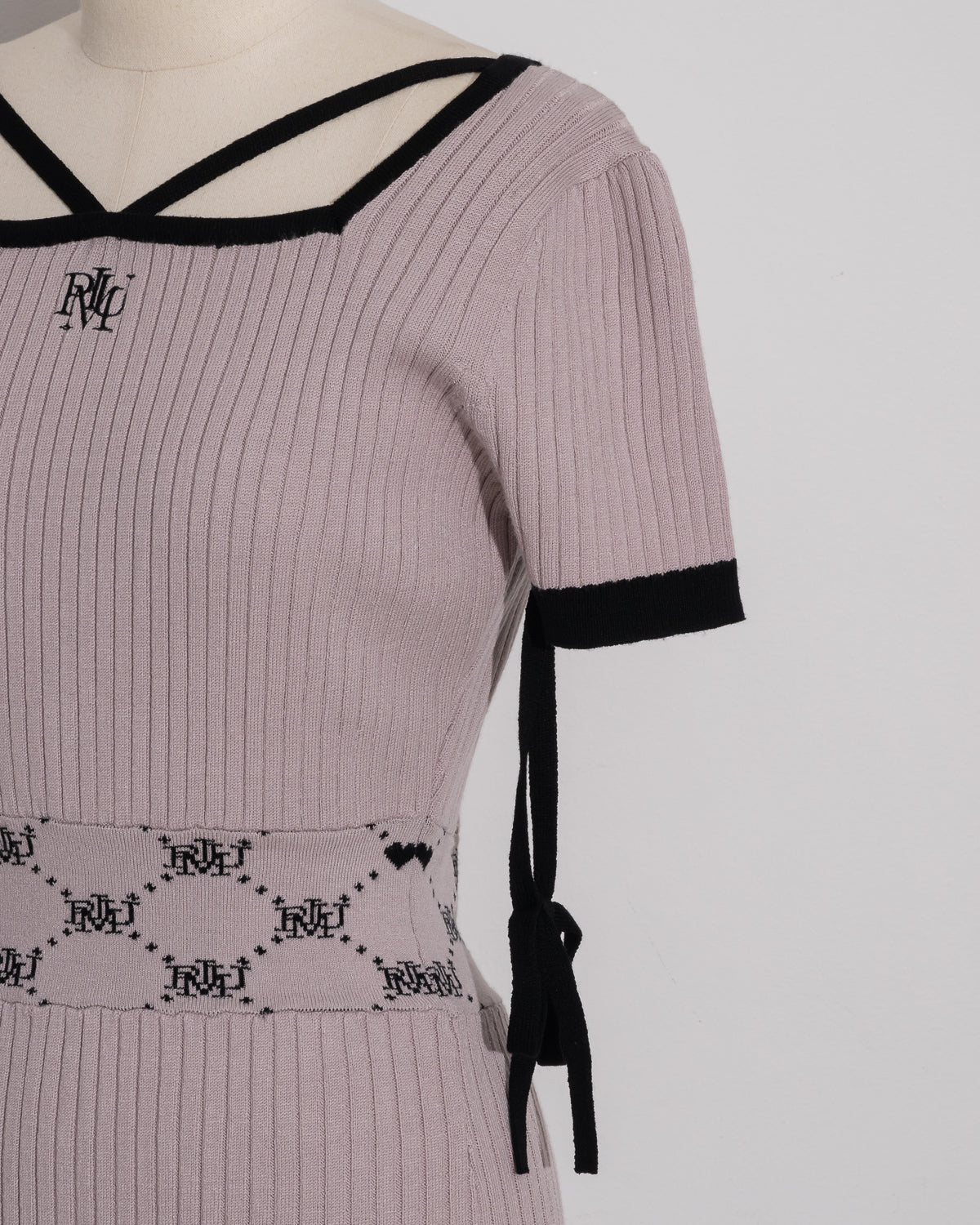 piumロゴバイカラー半袖ニットワンピ