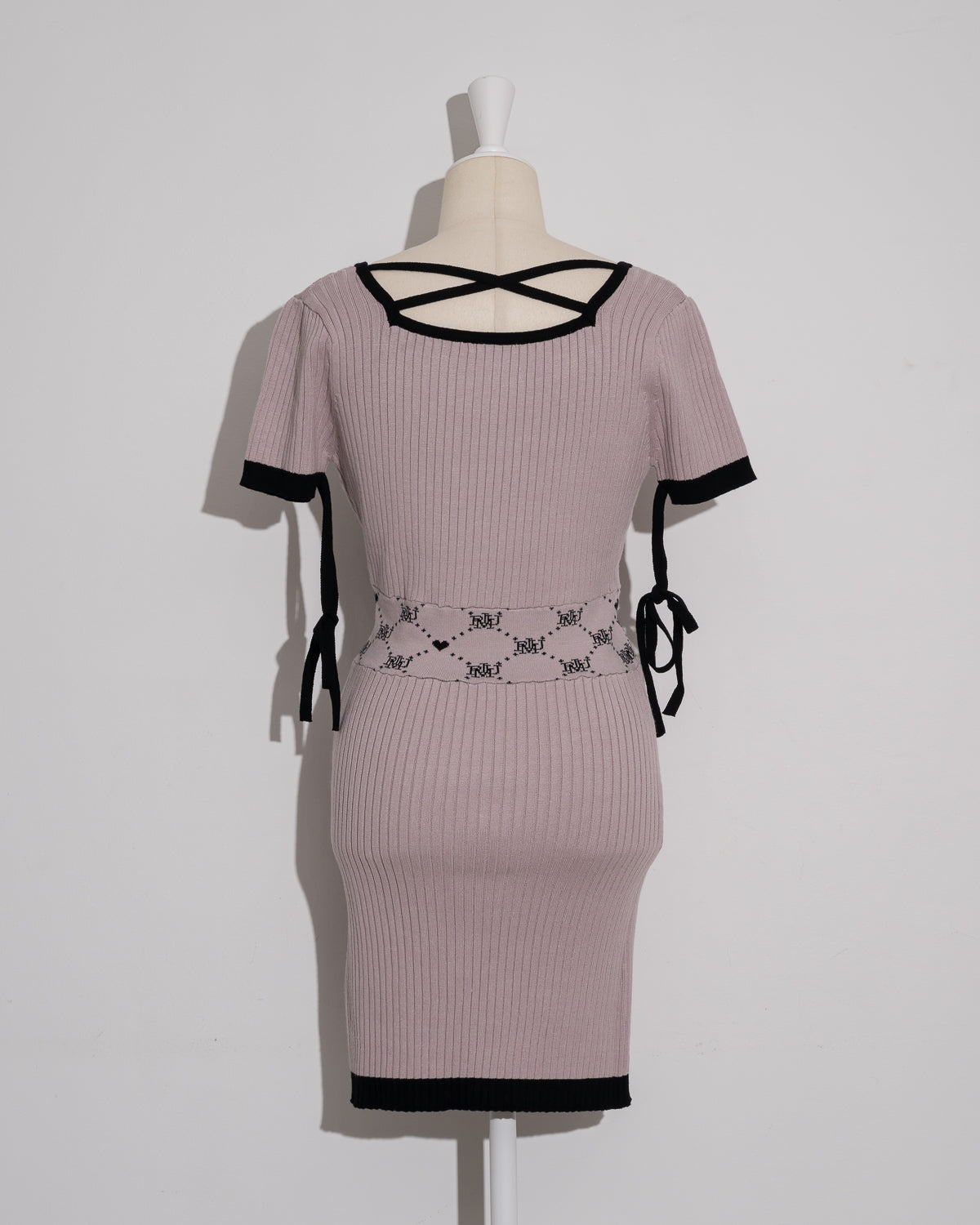 piumロゴバイカラー半袖ニットワンピ