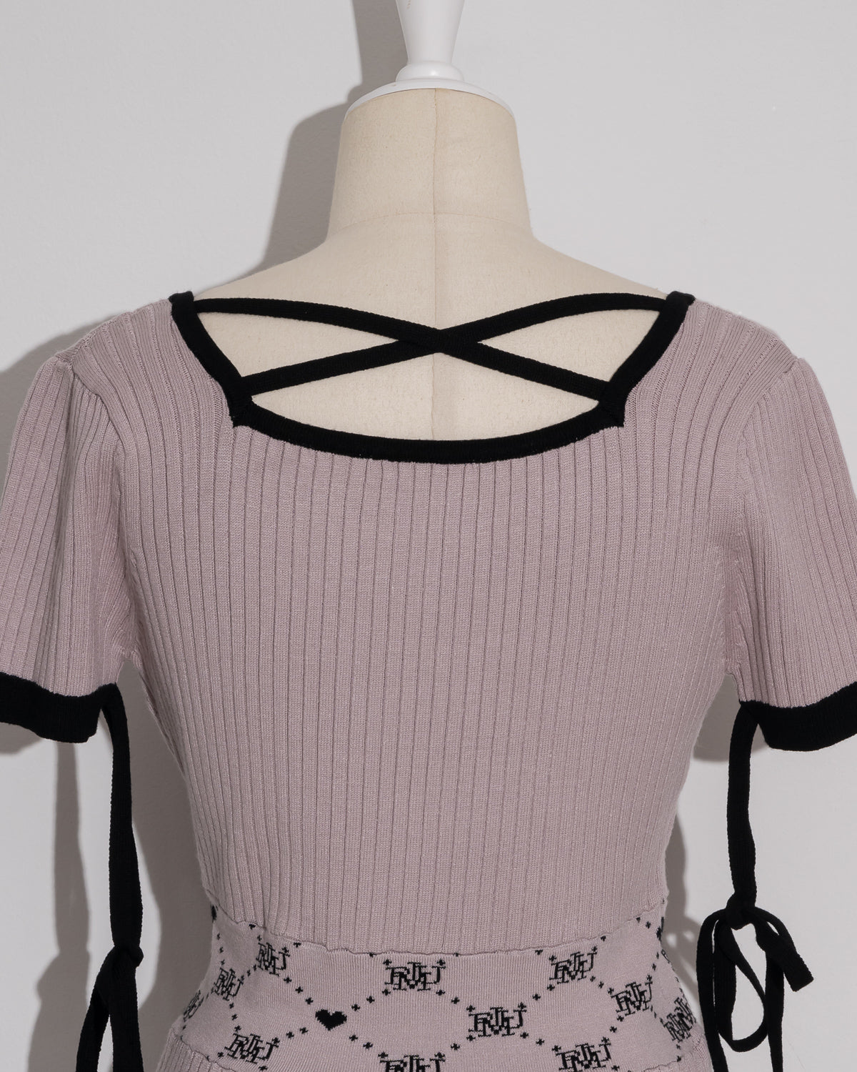 piumロゴバイカラー半袖ニットワンピ