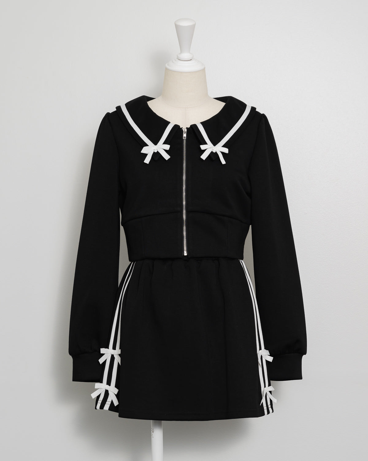 カラー:ブラック