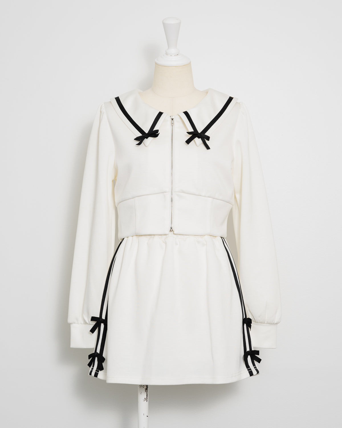 カラー:ホワイト