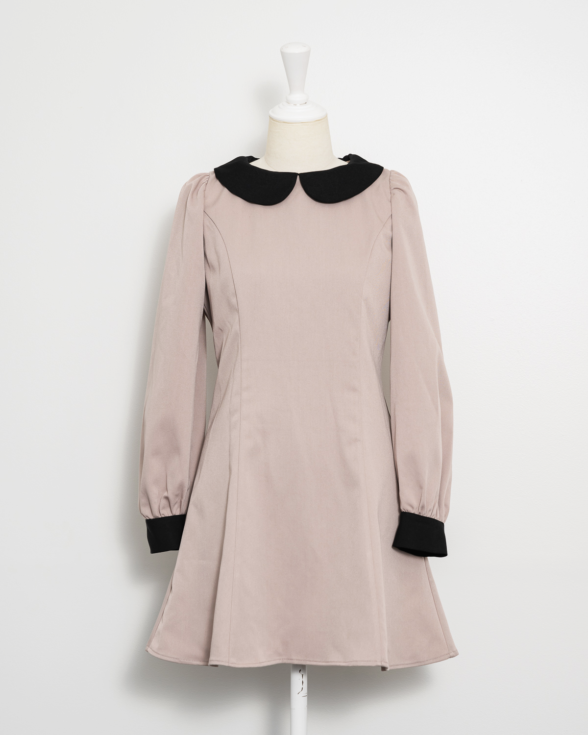 チュールエプロン付き丸襟ワンピース