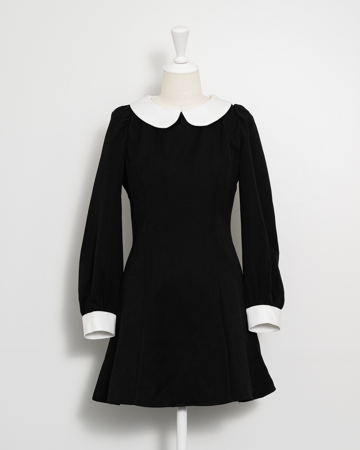 チュールエプロン付き丸襟ワンピース