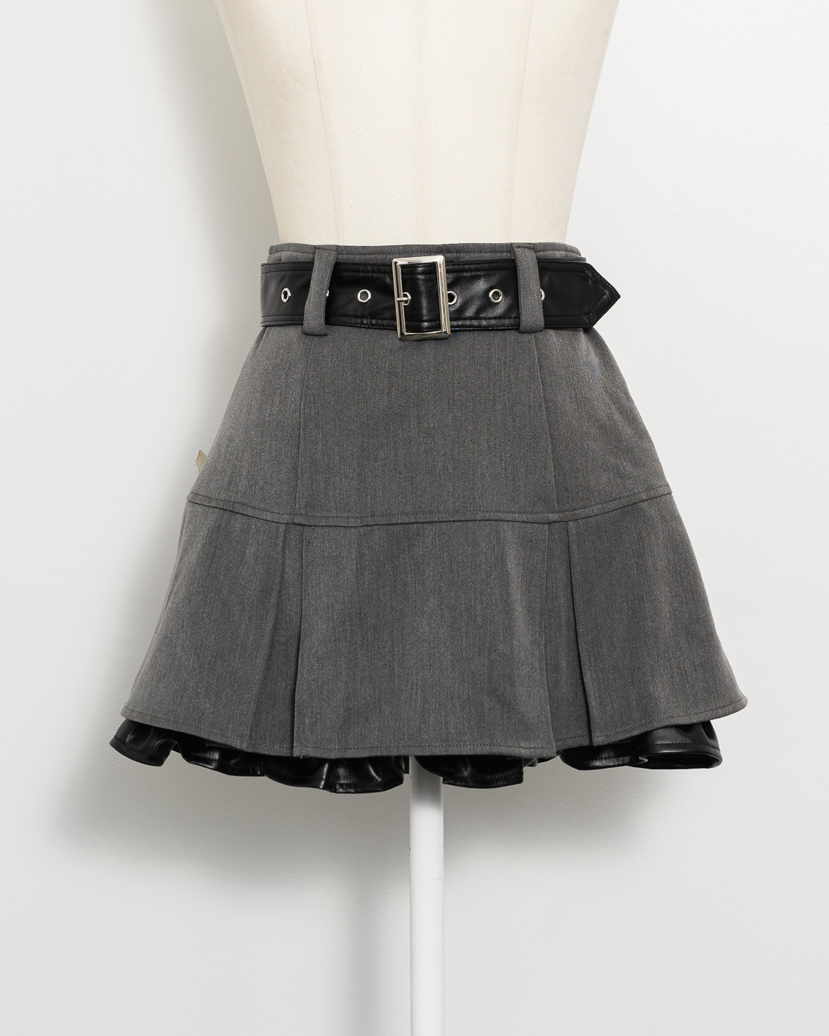 レザーベルトビスチェセットアップ