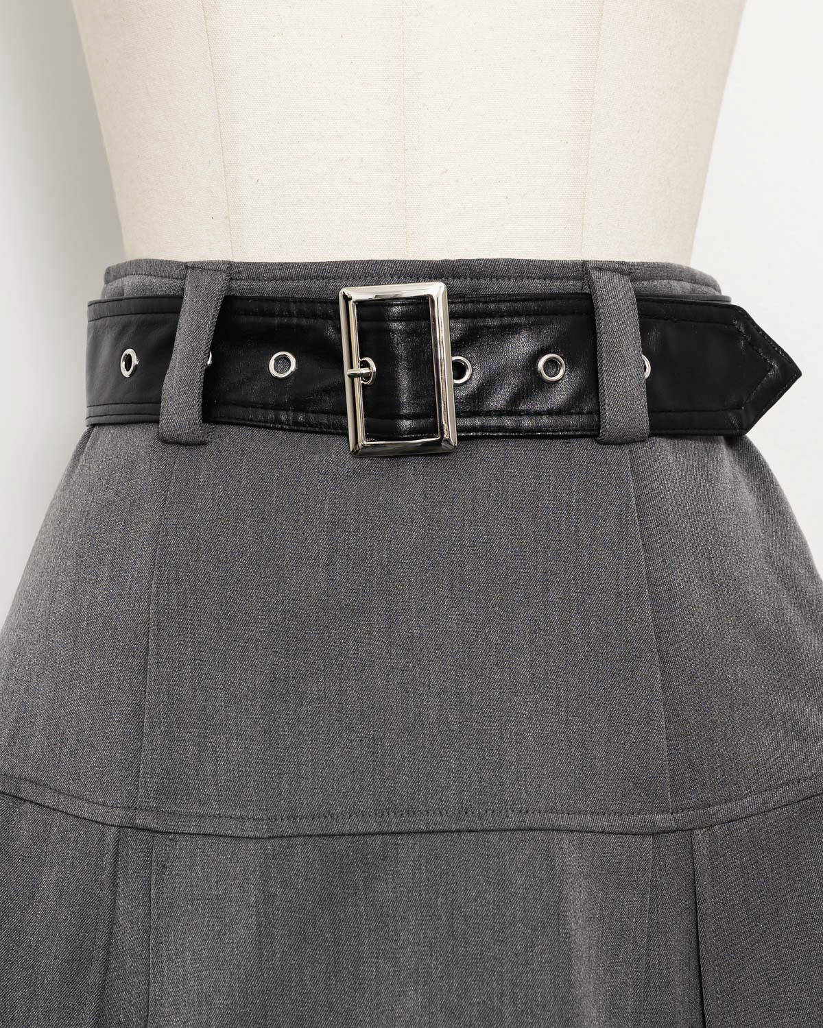 レザーベルトビスチェセットアップ