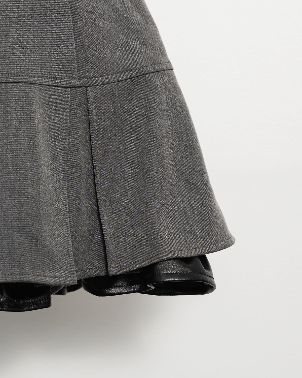 レザーベルトビスチェセットアップ