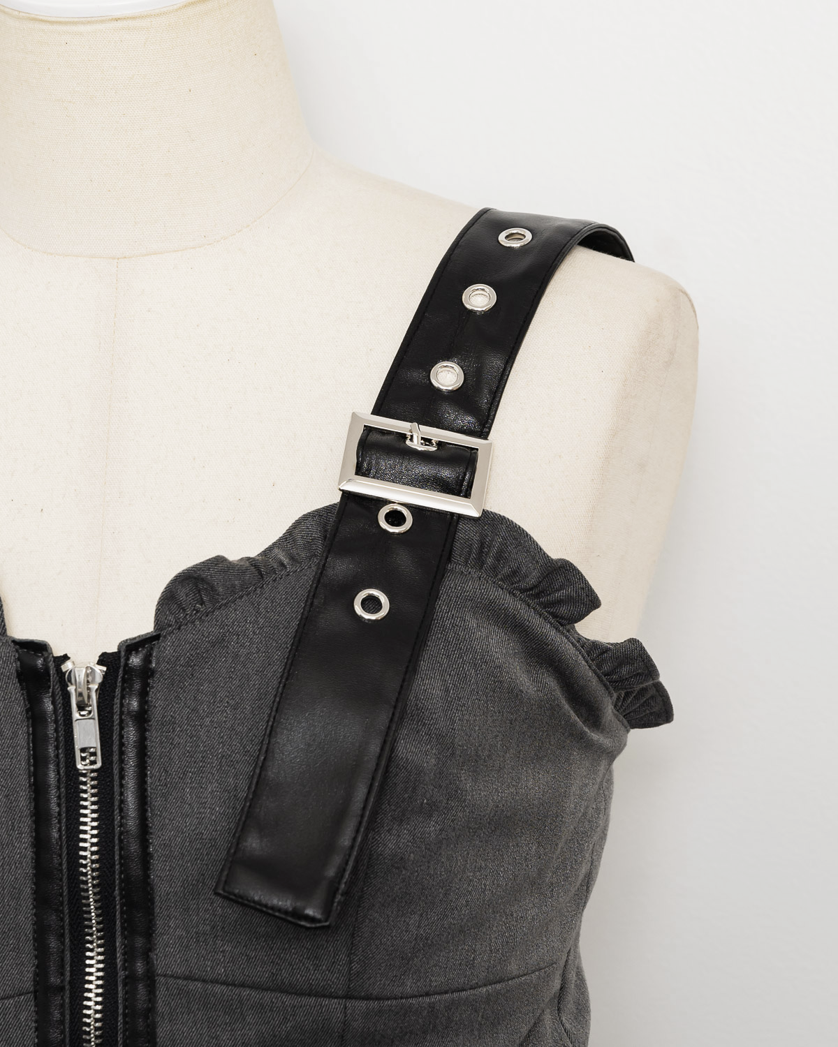 レザーベルトビスチェセットアップ