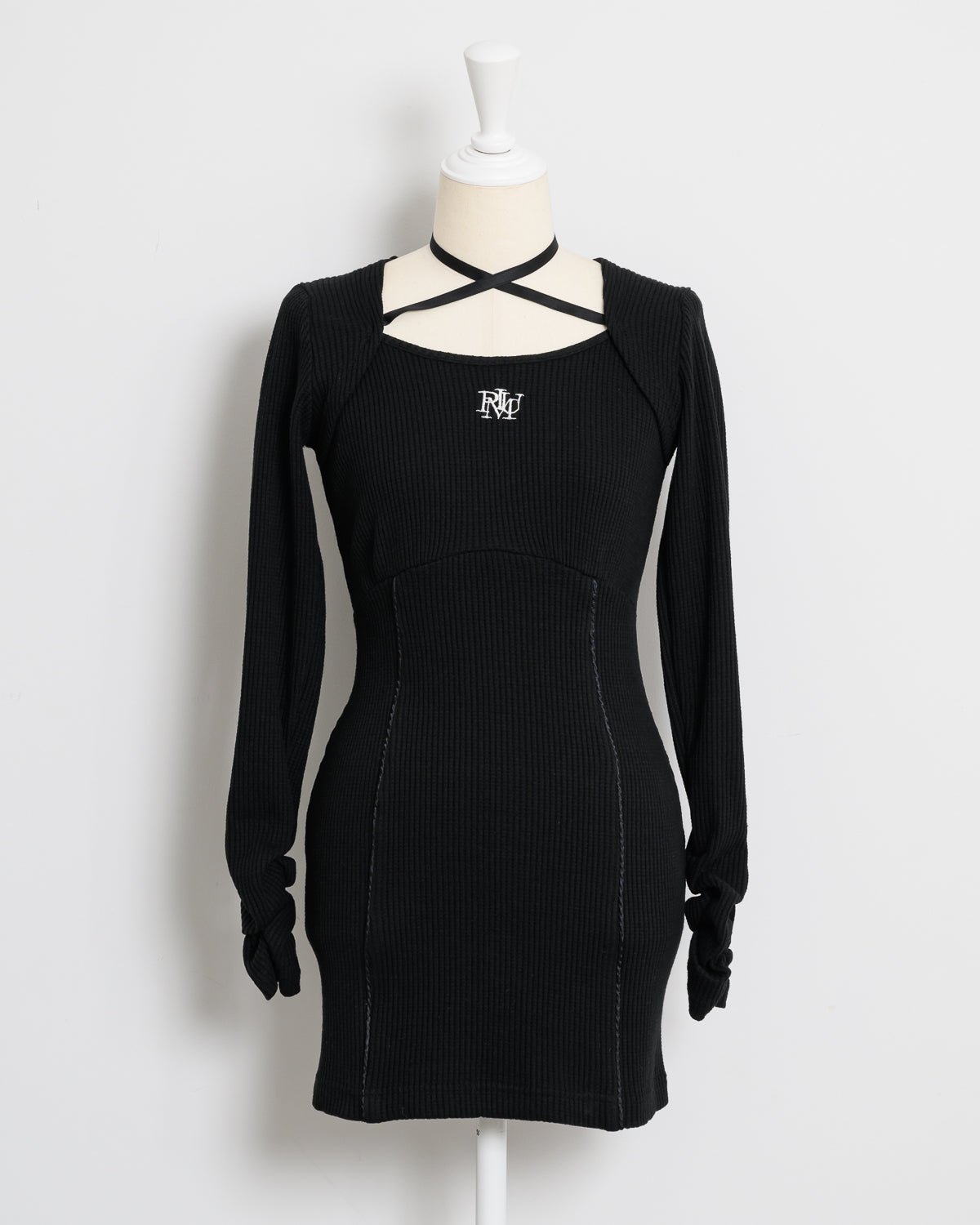 カラー:ブラック