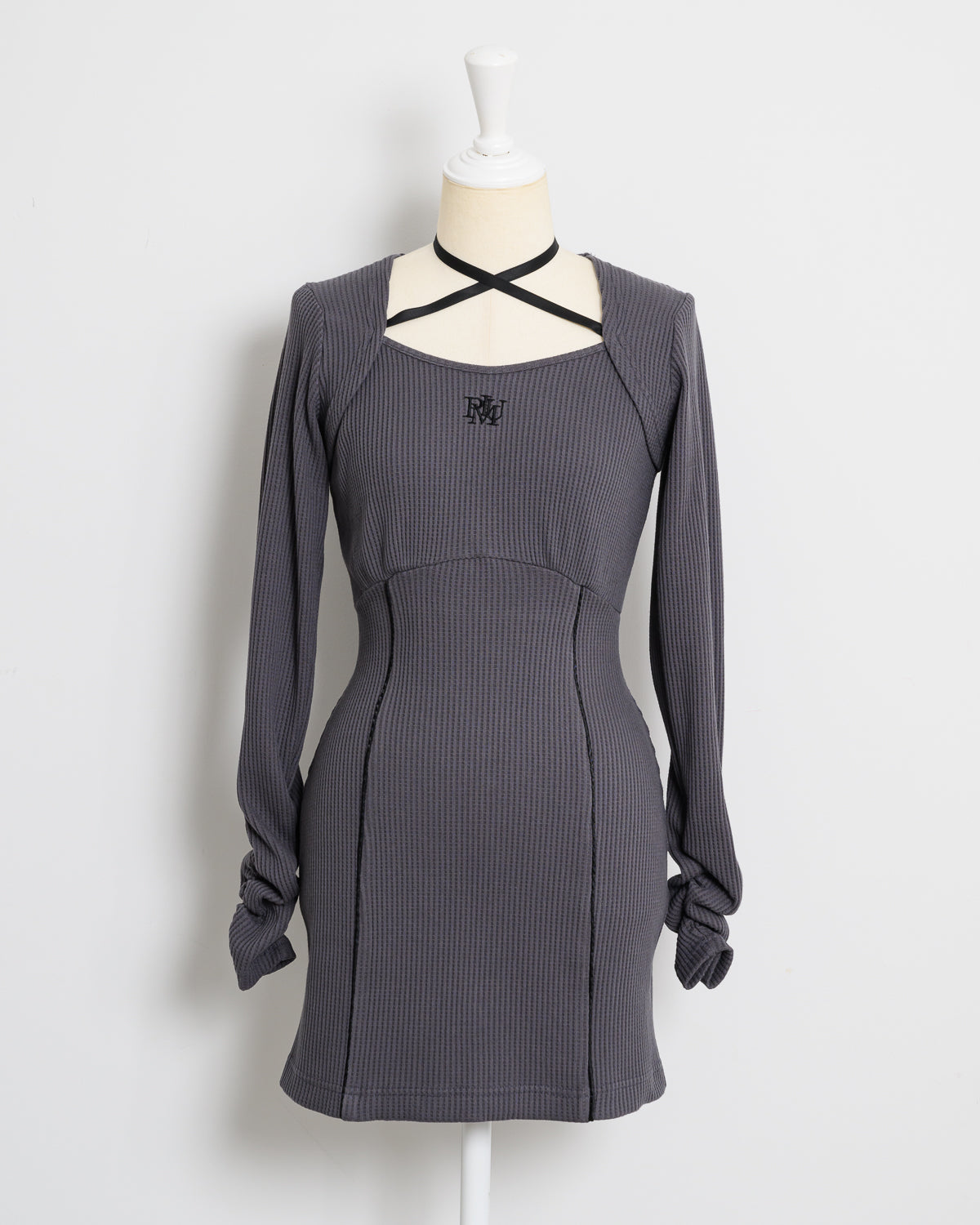 カラー:チャコール