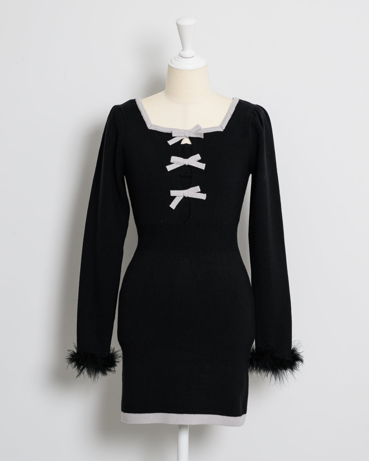 カラー:ブラック