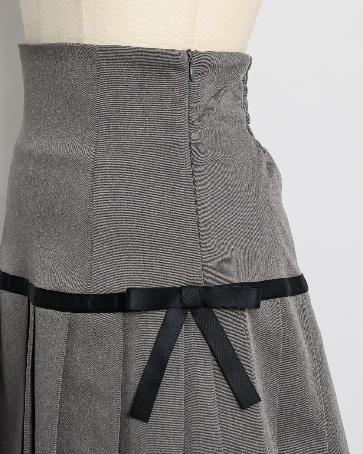 サイドリボンハイウエストプリーツスカート