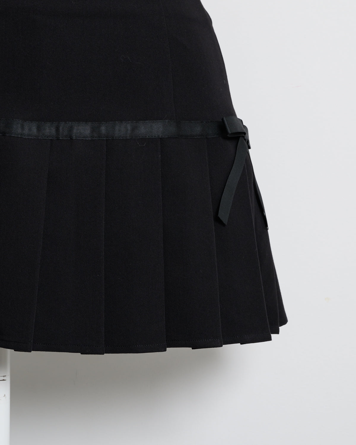 サイドリボンハイウエストプリーツスカート