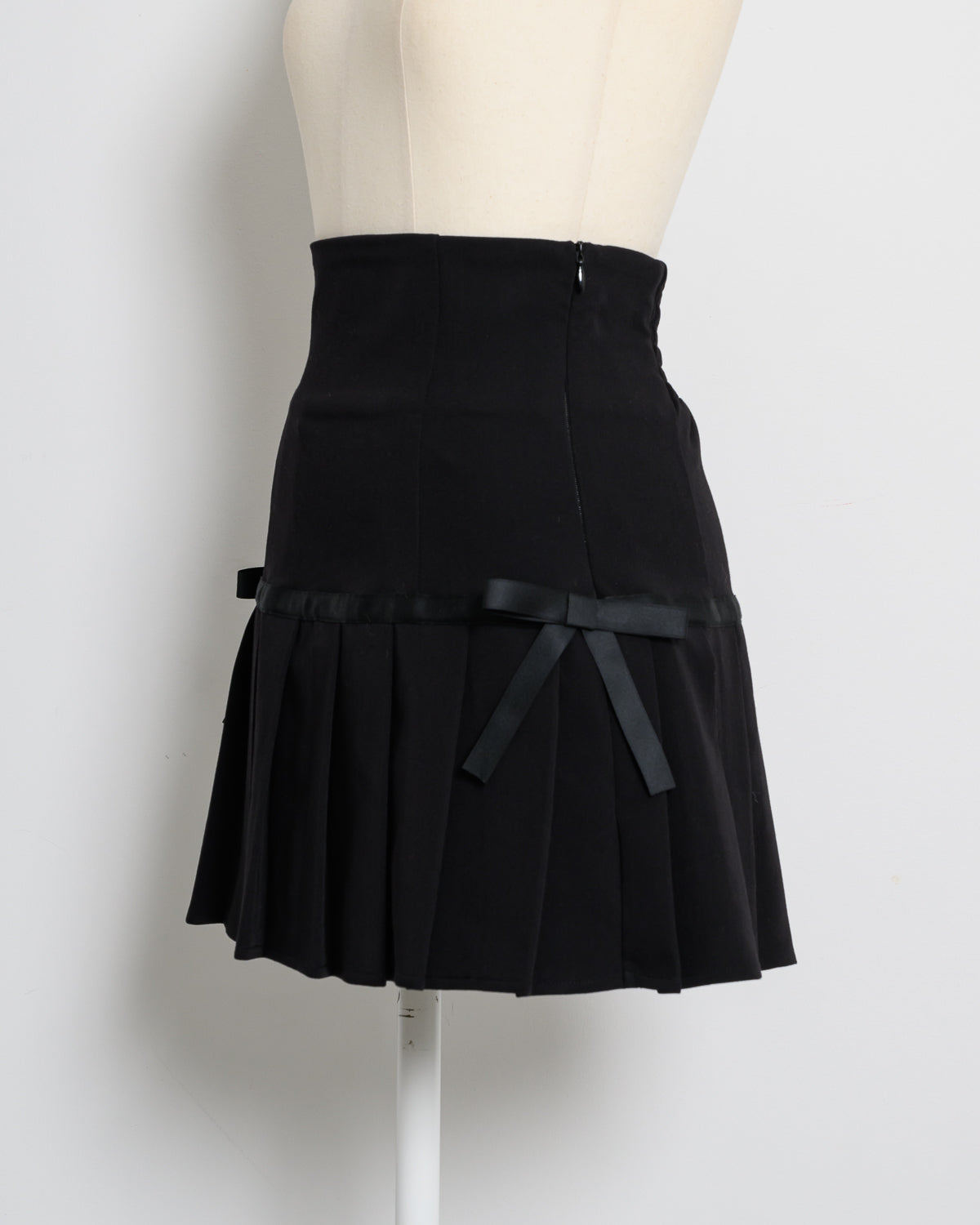 サイドリボンハイウエストプリーツスカート