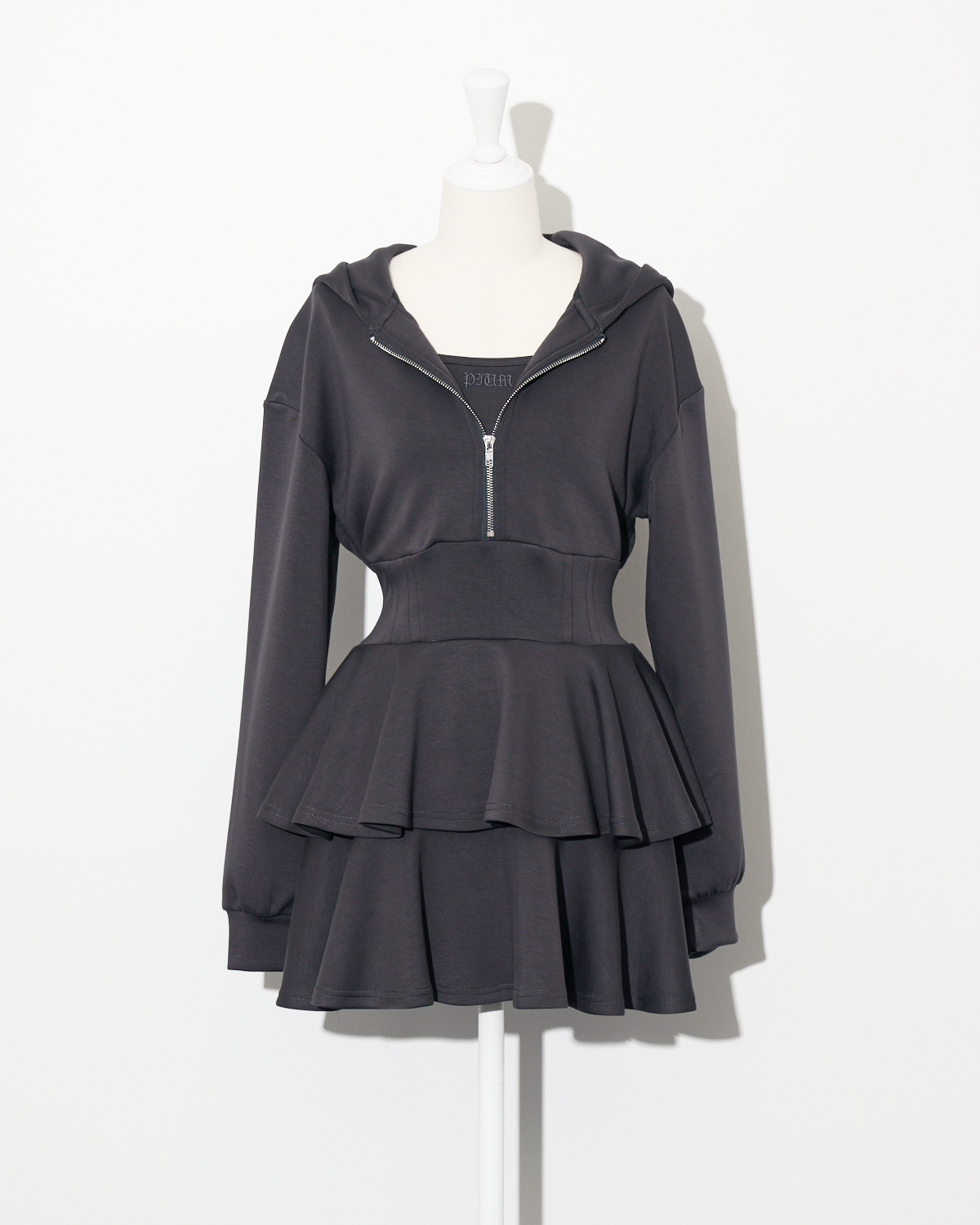 カラー:チャコール