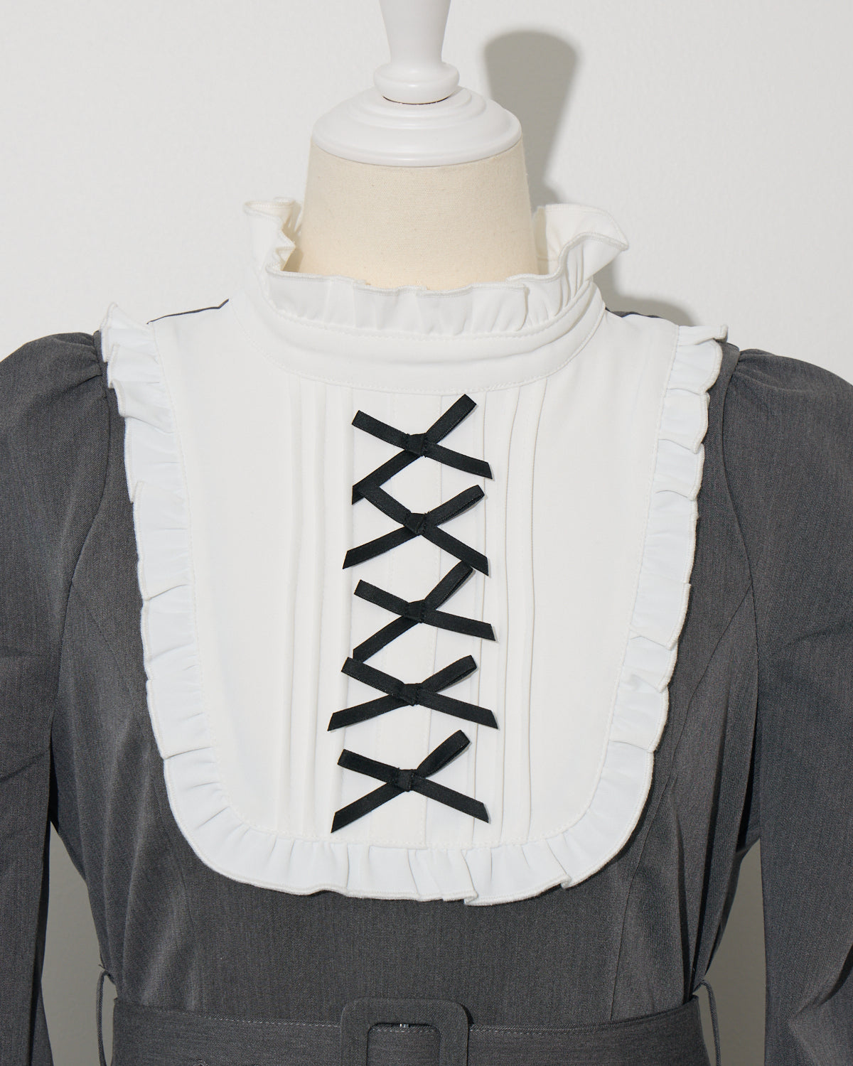 ヨークフリルベルト付きワンピース