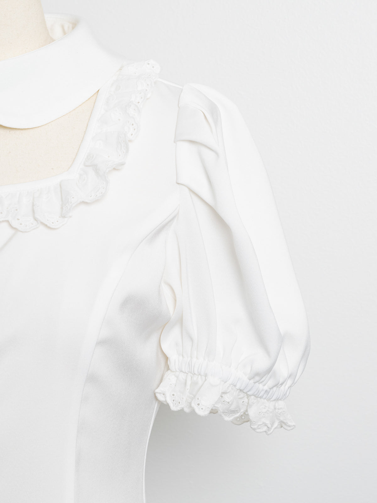 コットンレースフリルドーリーブラウス