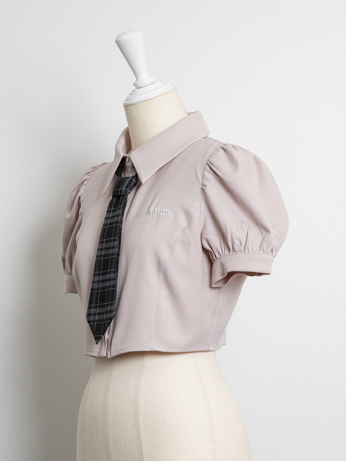 ネクタイ付きパフスリーブシャツ