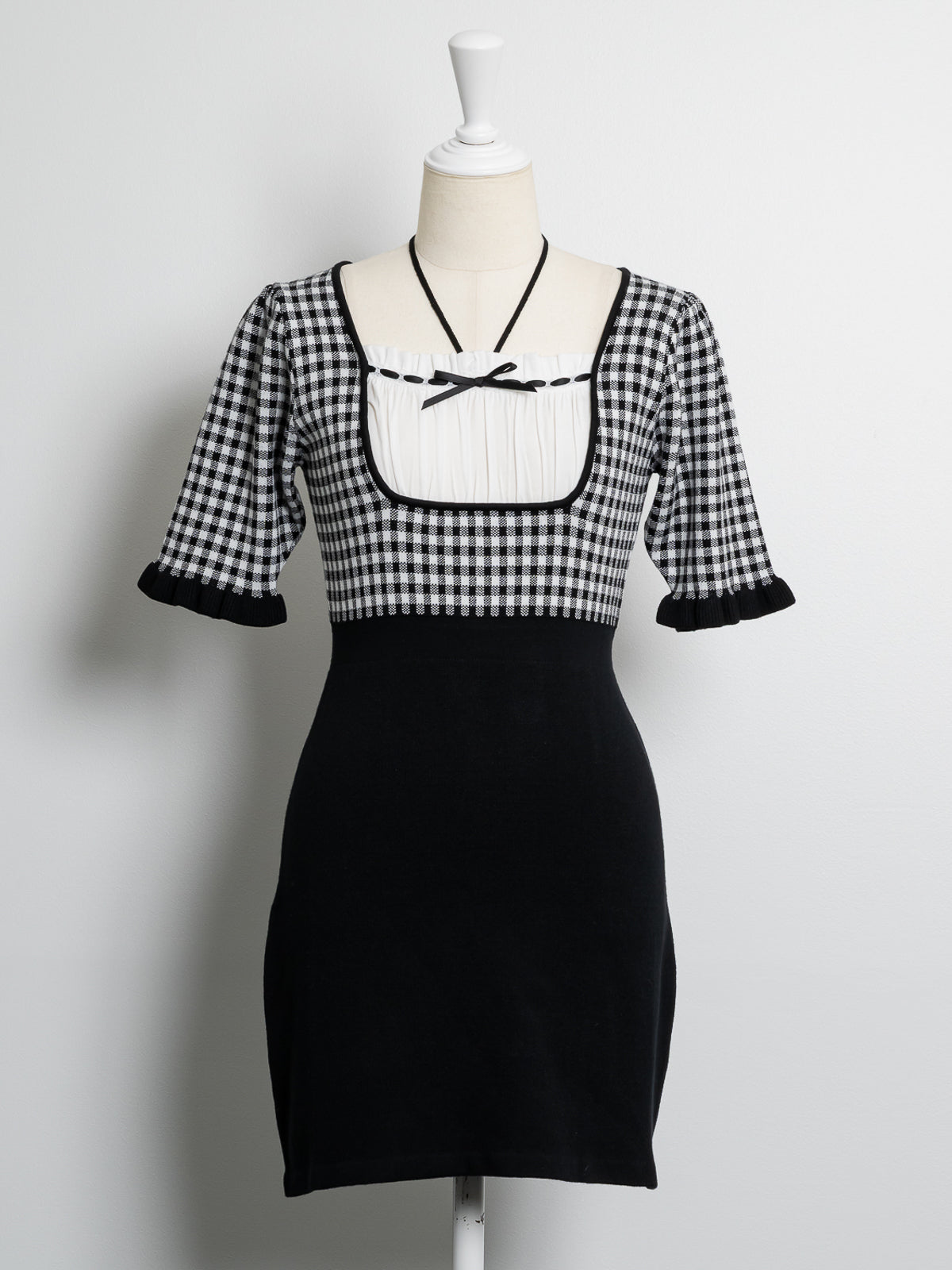 カラー:ブラック