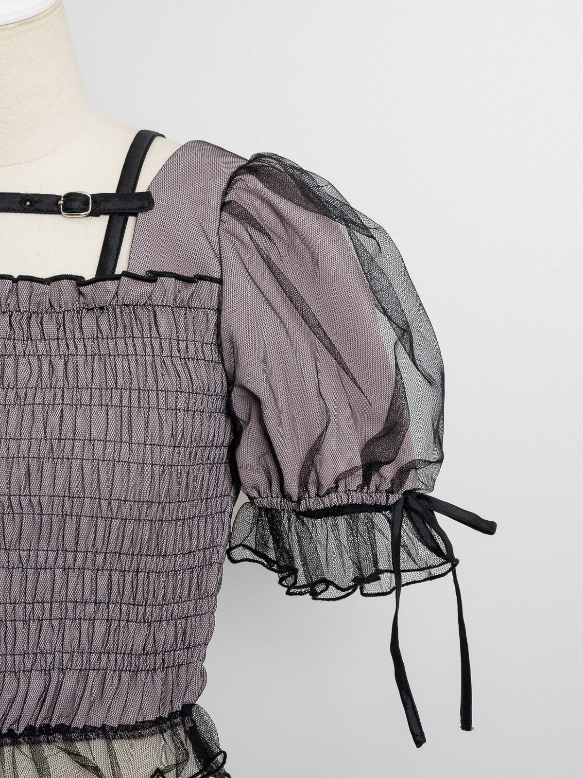 シャーリングチュールフリルブラウス