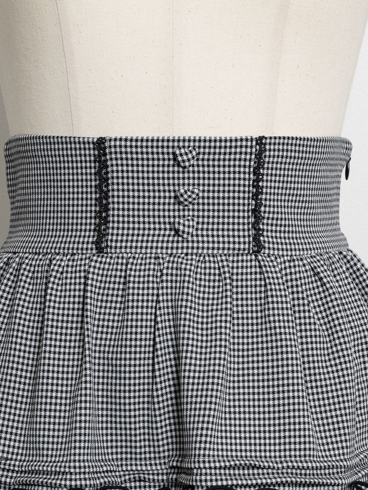 ハートボタンボリュームフレアミニスカート