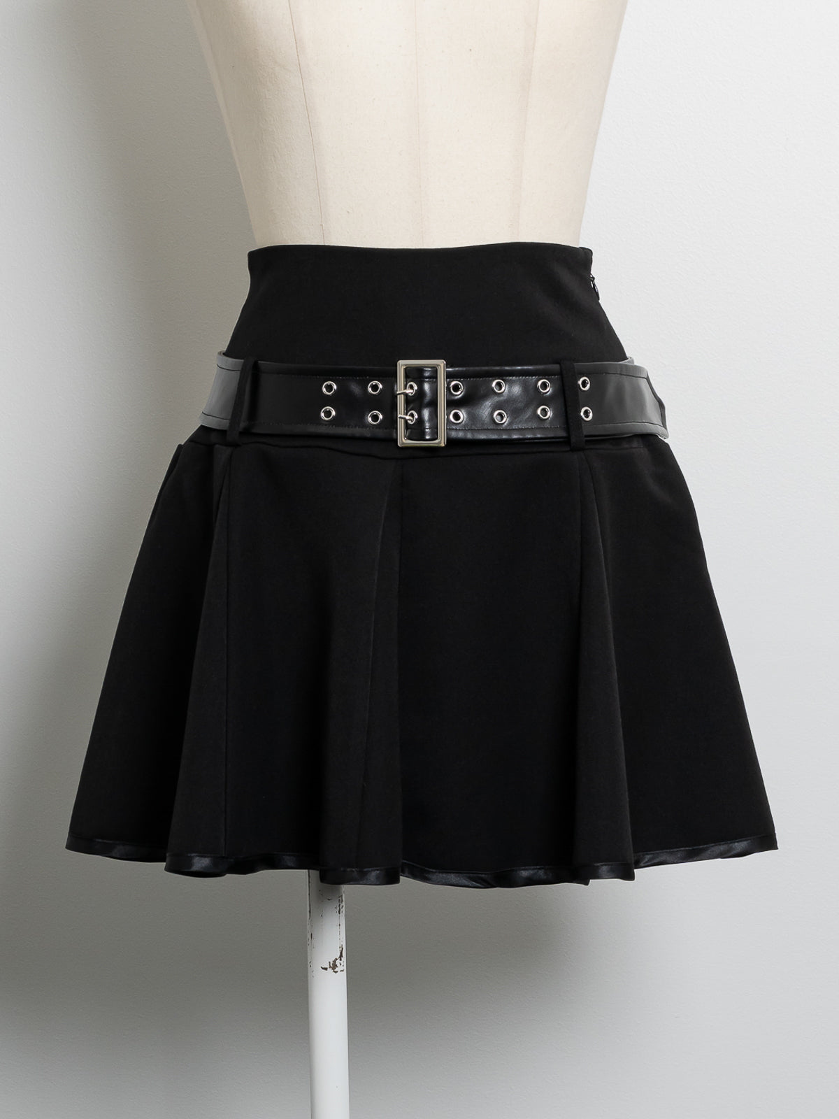 カラー:ブラック