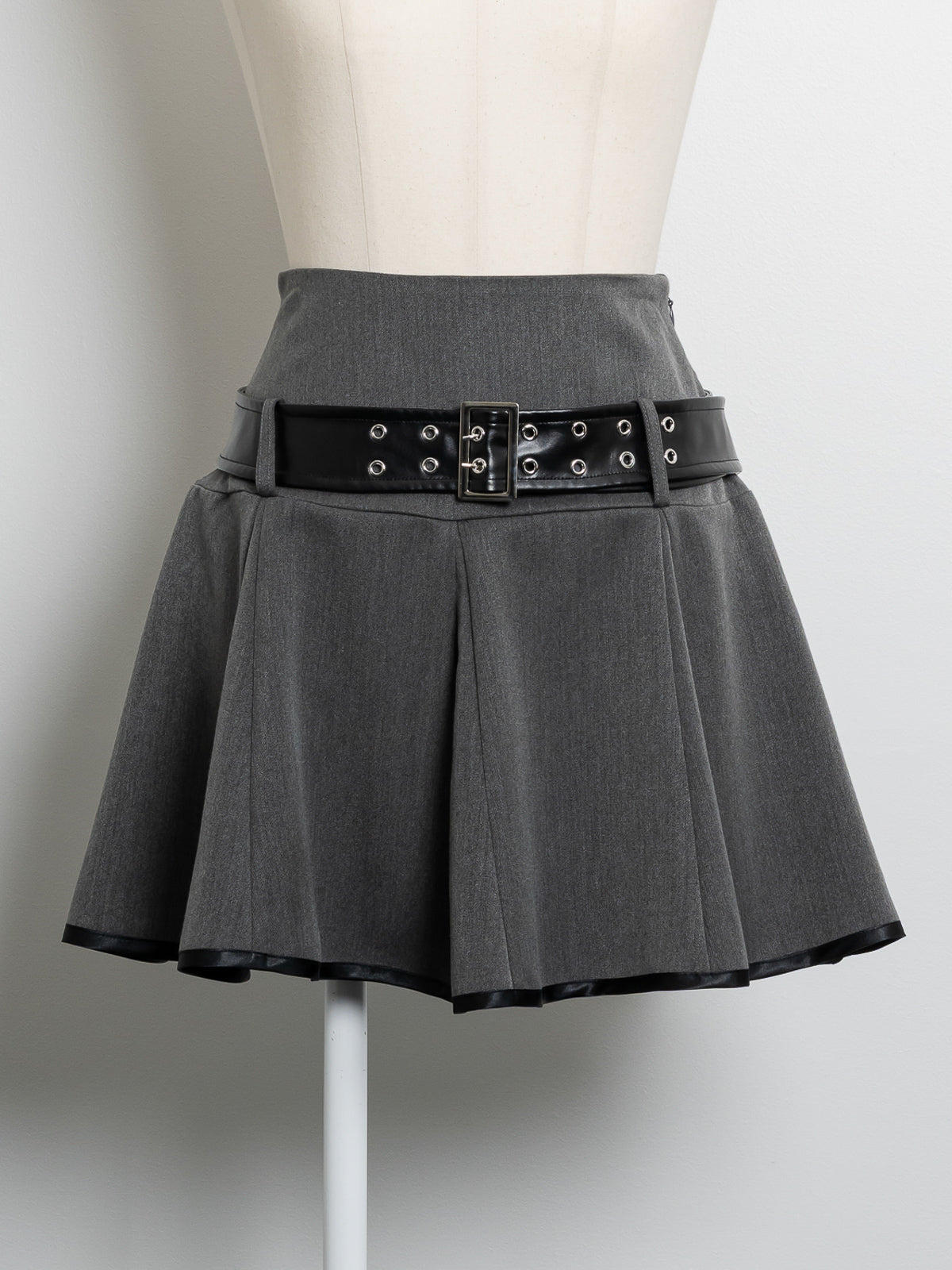 カラー:チャコール