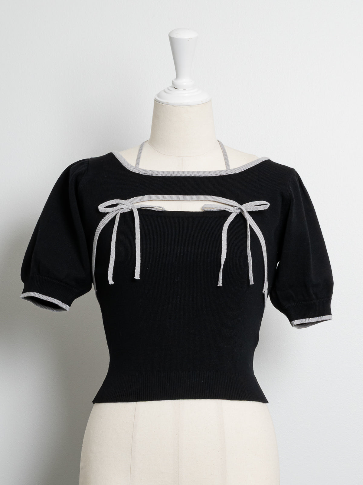 カラー:ブラック