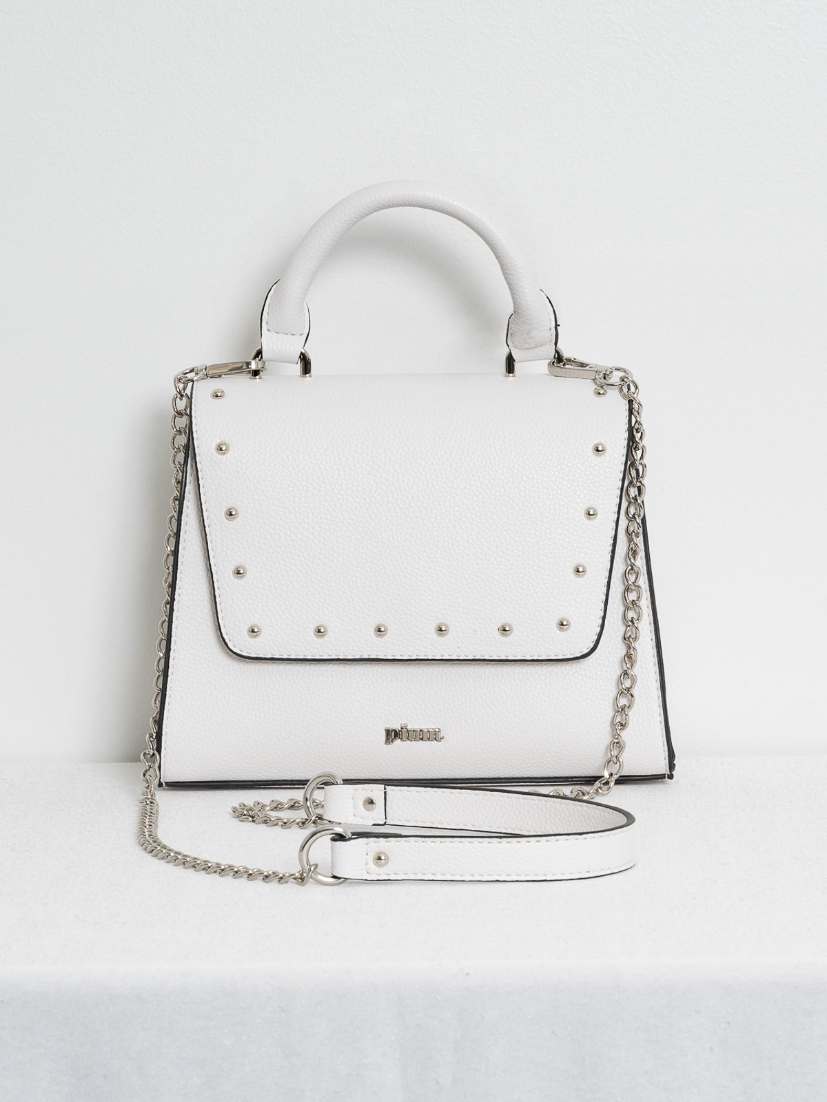 スカーフ付きフラップバッグ