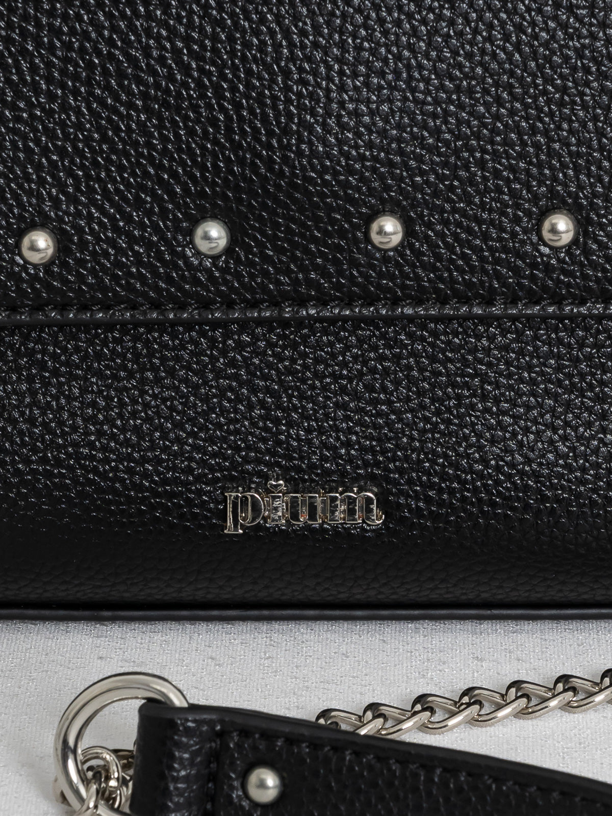 スカーフ付きフラップバッグ