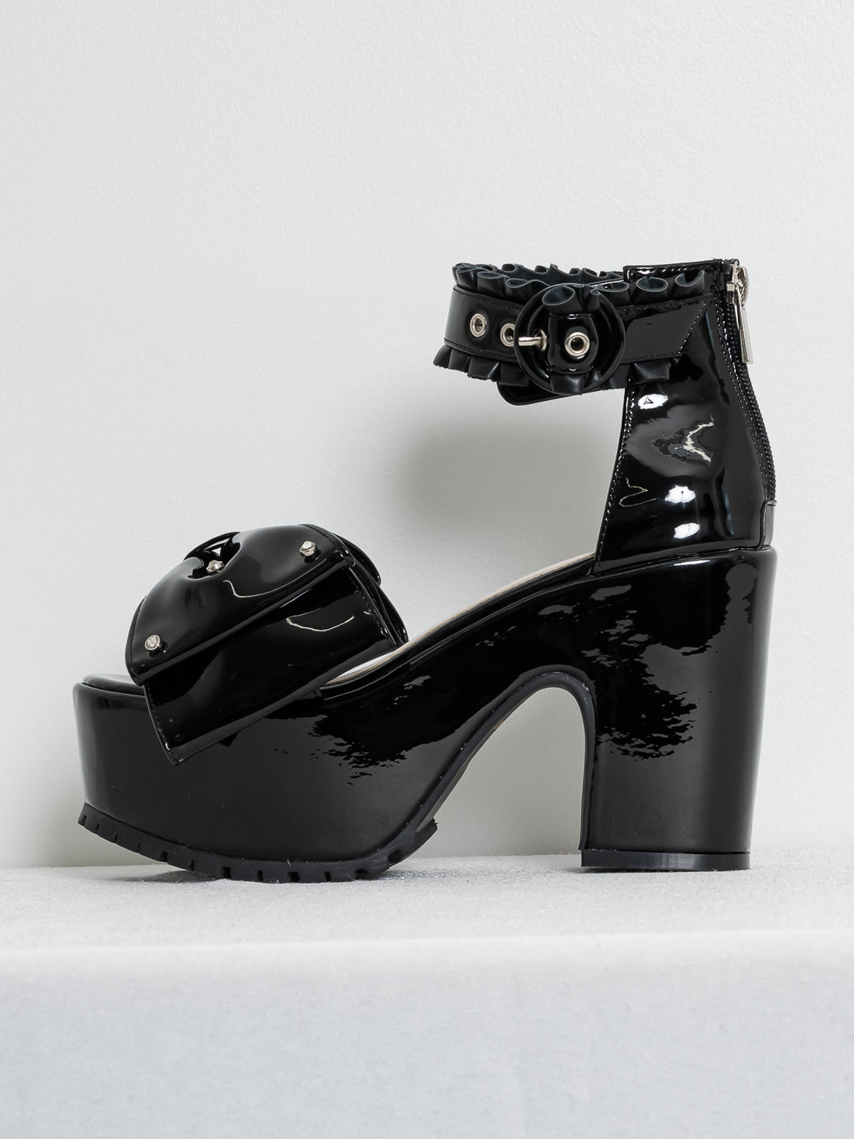 カラー:エナメルブラック