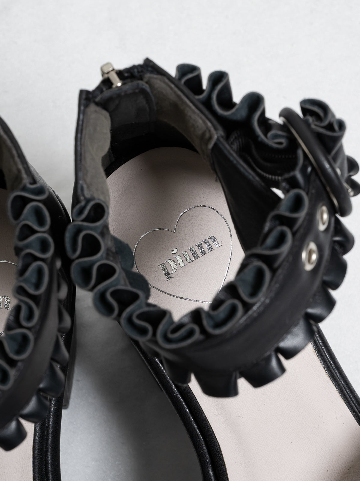 ボリュームリボンフリルベルトサンダル