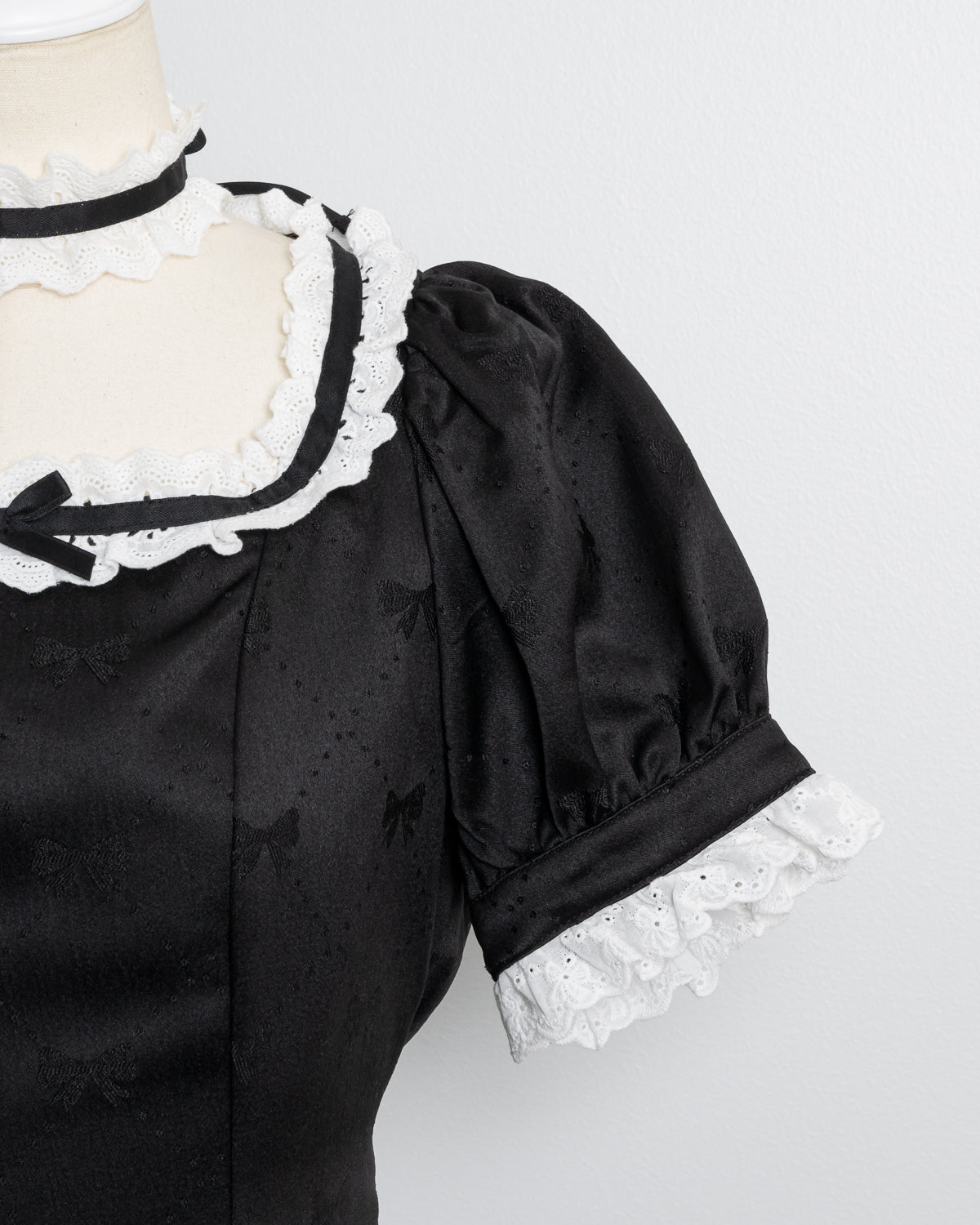 チョーカー付きコットンフリルドールワンピース