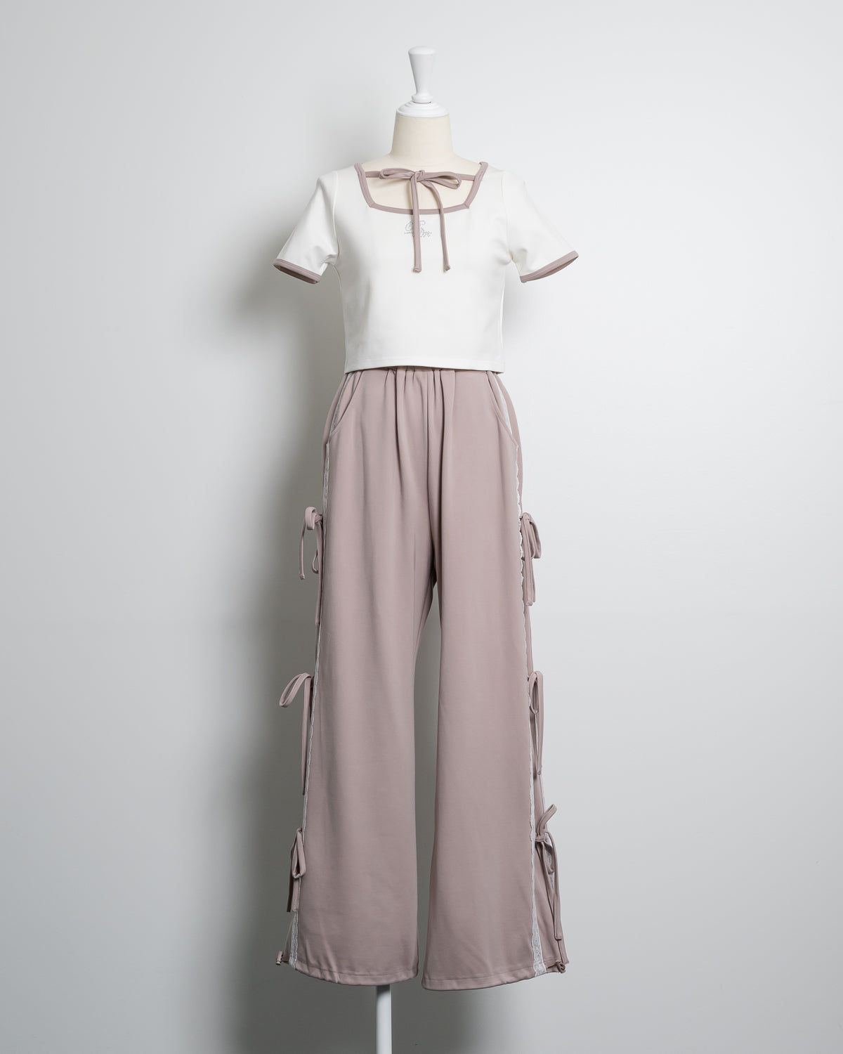 カラー:ホワイト×ピンク