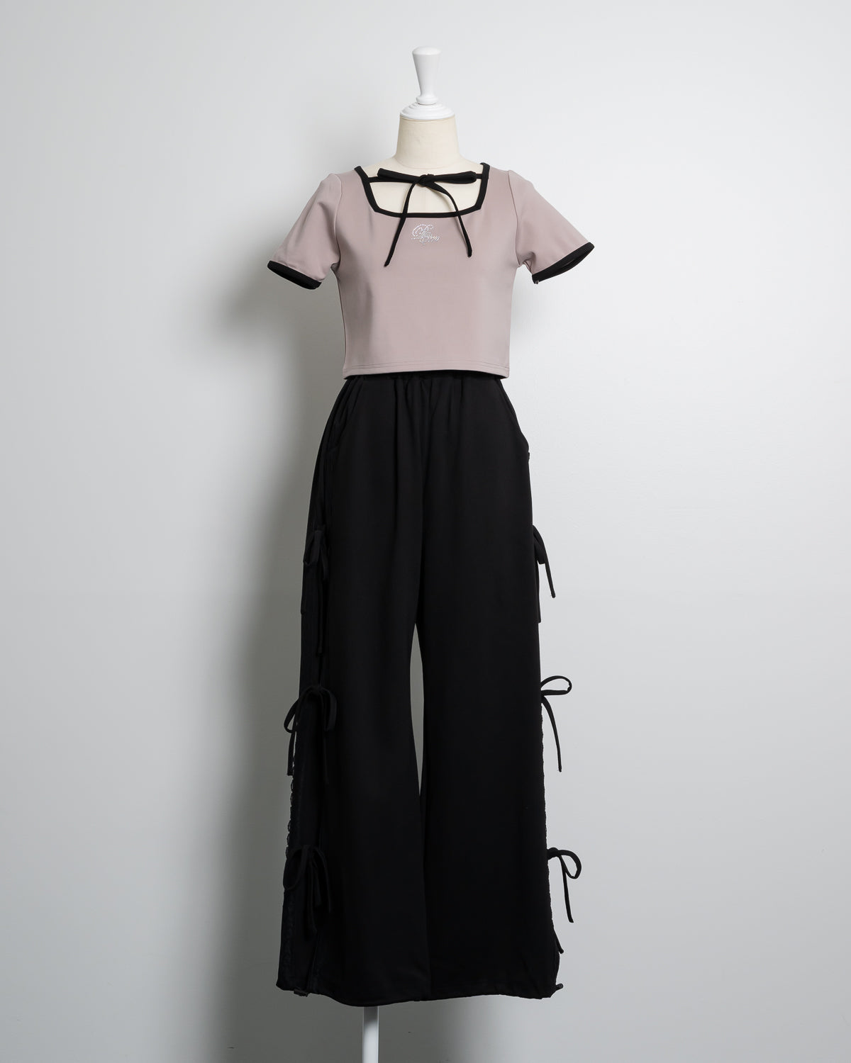 カラー:ピンク×ブラック