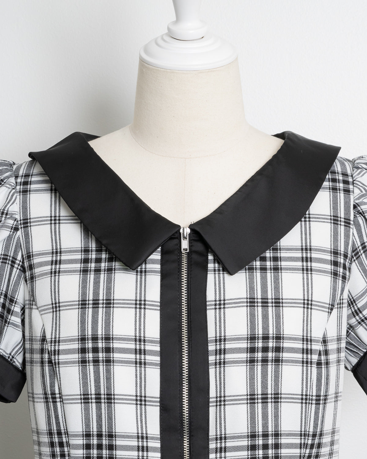 フロントファスナーバイカラートップス