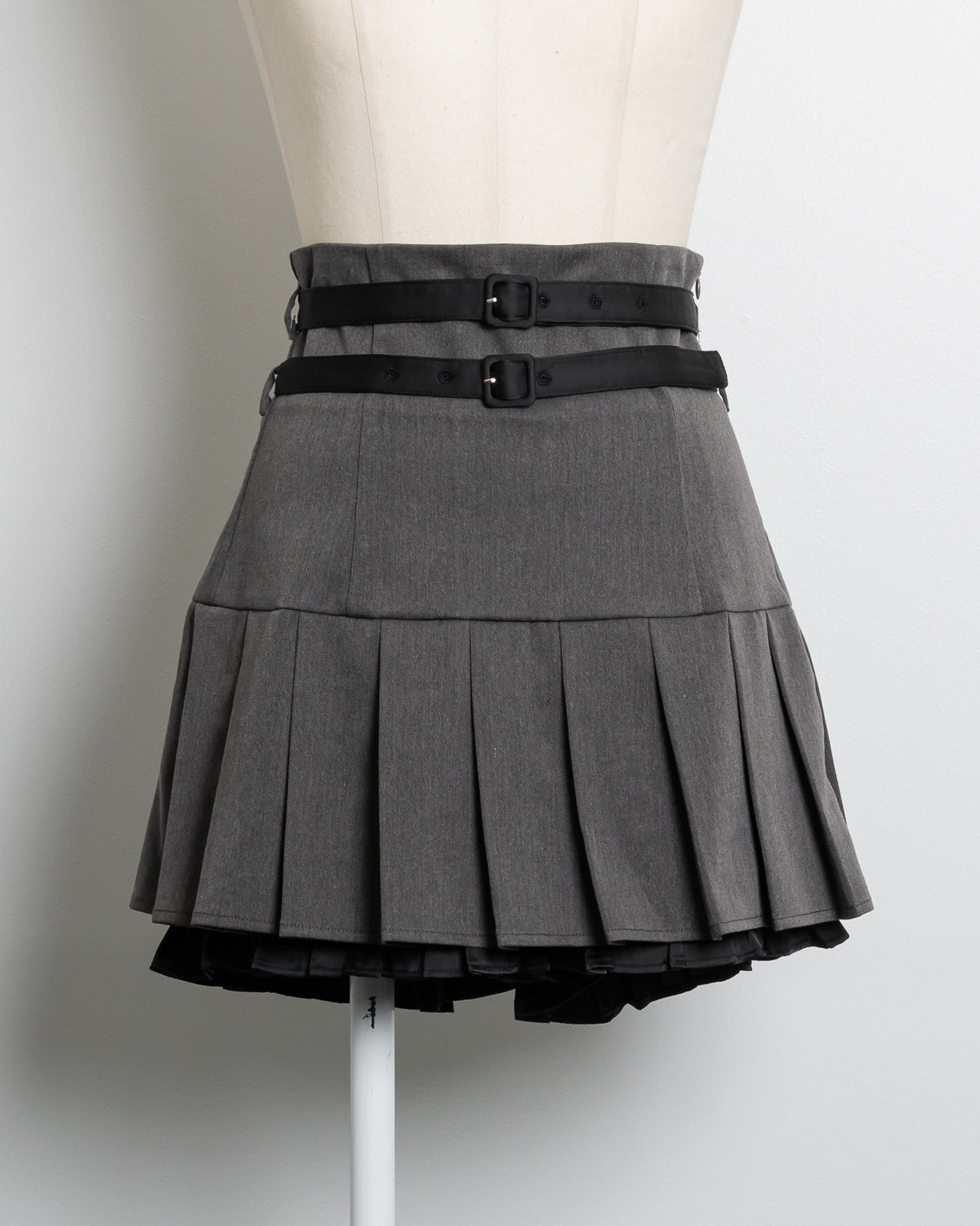 カラー:チャコール