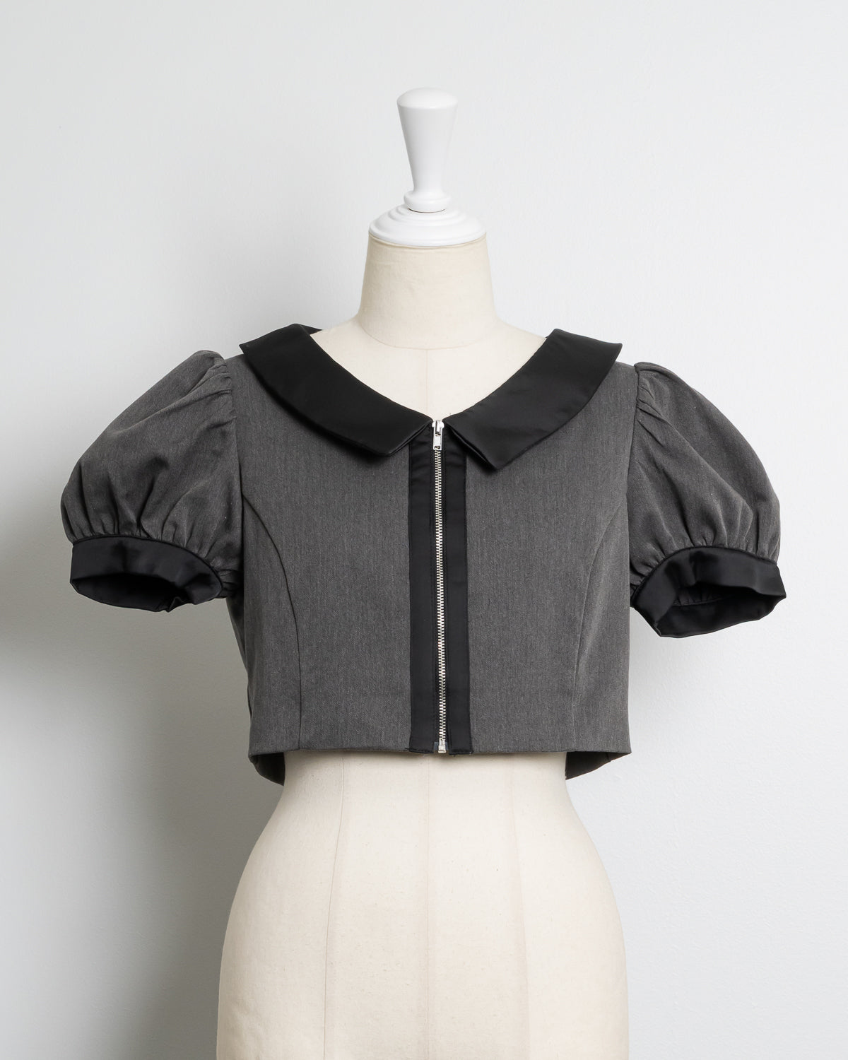 カラー:チャコール